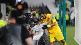 El lindo gesto de Claudio Bravo con un pequeño hincha de Real Betis
