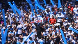 U Católica sorprende con duras sanciones tras el Clásico Universitario