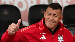 ¿Por qué el bloque Vial aplazó la salida de Almirón de la banca de Colo Colo?