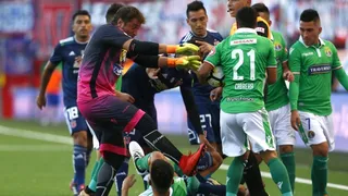 Nicolás Peric invitó a pelear a un hincha de Audax Italiano tras perder en La Florida