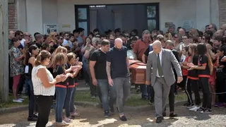 Familiares y amigos entregaron último adiós a Emiliano Sala