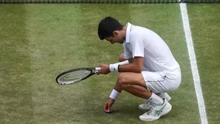 Djokovic comió pasto luego del maratónico triunfo sobre Federer