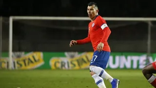 Gary Medel superó a Claudio Bravo como el segundo jugador con más partidos en la Roja