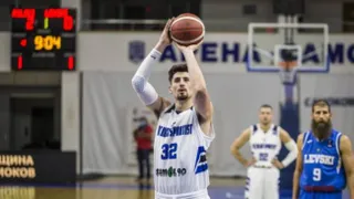 Nicolás Carvacho fue figura y quedó a un paso de la final en el baloncesto búlgaro
