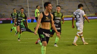 Defensa y Justicia venció con lo justo a Aldosivi y sigue en la pelea por el título con Racing