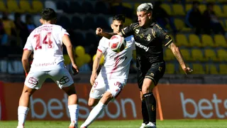 Coquimbo Unido recibió una mano para empatar el clásico ante Deportes La Serena