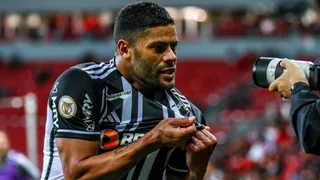 Atlético Mineiro derrotó a Inter de Charles Aránguiz en el Brasileirao