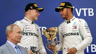 ¡Con la presencia de Putin! Hamilton y Bottas celebraron el un-dos en el GP de Rusia