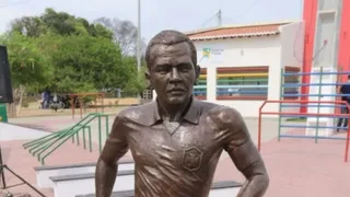 ¿Qué pasó con la estatua de Dani Alves?