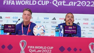 Louis van Gaal: Memphis también pensaba como Di María y ahora nos besamos en la boca