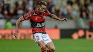 Isla será resguardado para la revancha ante Barcelona y no jugará este domingo en Flamengo