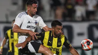 Colo Colo protagonizó acalorado y polémico empate ante Peñarol en Uruguay