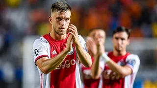 Ajax salvó un empate en su visita a APOEL por la última fase clasificatoria de la Champions