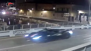 Se viralizó registro de Charles Leclerc persiguiendo en su Ferrari a dos ladrones