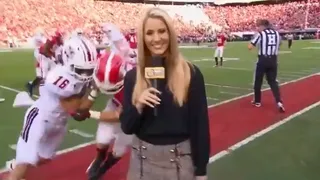 Periodista fue tacleada en vivo durante un partido de fútbol americano