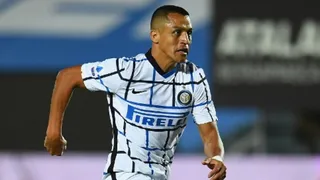 En Italia afirman que detalles económicos complican llegada de Alexis Sánchez a Roma