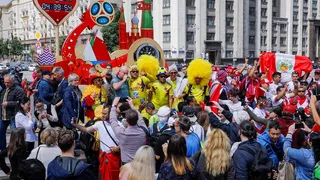 Fanáticos tiñeron con sus colores las calles rusas en la previa del Mundial