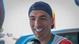 Seleccionados uruguayos partieron a Doha para preparar el Mundial de Qatar