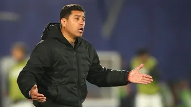 Acá también falló la métrica: Córdova pidió penal y el VAR dijo no