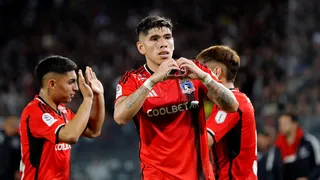 Carlos Palacios anotó de primera para aumentar la ventaja de Colo Colo sobre La Calera