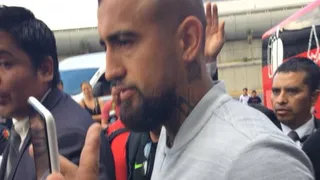 Arturo Vidal se robó las miradas en la llegada de la Roja a Querétaro