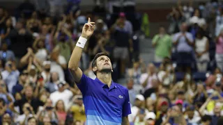 Novak Djokovic se complicó más de la cuenta para instalarse en cuartos de final en el US Open