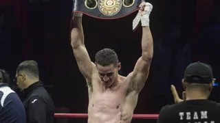 Julio Alamos retuvo su título latino de la AMB tras imponerse por nocaut sobre Juan Rizo-Patrón