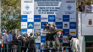 Benjamín Hites logró un nuevo triunfo en el GT al ganar en Pergusa