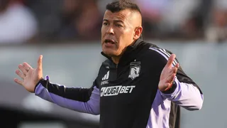 Jorge Almirón sorprende con importante decisión en el arco de Colo Colo