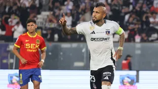 Colo Colo se repuso de un duro golpe y goleó a Unión Española