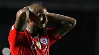 Arturo Vidal salió resentido de la cancha en el duelo ante Japón