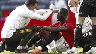 Eric Bailly salió de la cancha con oxígeno tras choque con su compañero Harry Maguire