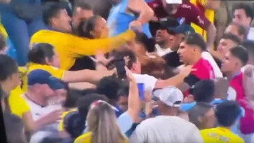 Otro ángulo de la pelea: Captan momento en que Darwin Núñez recibe TREMENDO PUÑETAZO de hincha colombiano