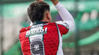 Futbolista cambió su short por láminas del álbum del Mundial de Qatar 2022