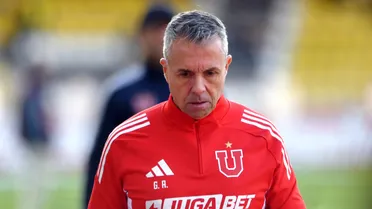 Gustavo Álvarez mueve las piezas y prepara una inédita formación en la U de Chile