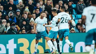 Manchester City doblegó a Aston Villa y sigue firme como escolta del liderato en la Premier