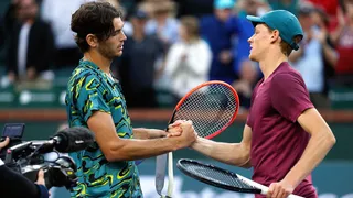 Jannik Sinner sorprendió a Taylor Fritz y se instaló en semifinales de Indian Wells