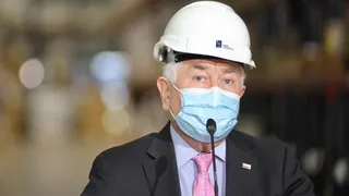 Ministro Paris: No hemos decidido nada respecto a la presencia de público en los estadios