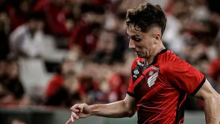 Luciano Arriagada tuvo su debut en el Brasileirao con Atlético Paranaense