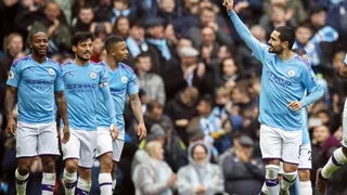 Manchester City vapuleó a Aston Villa y se mantuvo a la caza de Liverpool en Inglaterra