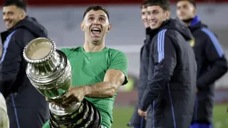 Regresa el “Dibu” Martínez: Lionel Scaloni entregó la nómina de la Selección Argentina para las Clasificatorias