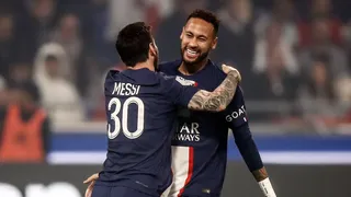 Neymar asistió y Messi anotó un golazo de primera para el triunfo de PSG sobre Lyon