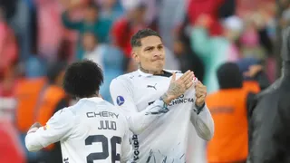 Paolo Guerrero anotó doblete para Liga de Quito ante Defensa y Justicia en el primer tiempo