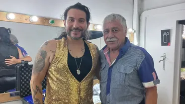 Carlos Caszely agradeció invitación a show de Felipe Avello: “Más de una hora de risas”