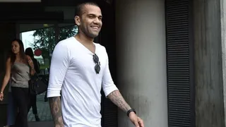Daniel Alves le mandó un recado a Lionel Messi