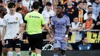 Vinicius acusó a un hincha de insultos racistas en partido con Valencia