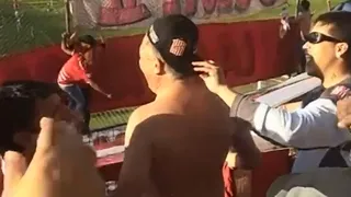 Presidente de club argentino San Martín de Tucumán alentó a su equipo junto a la barra