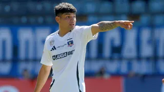 ¿Se va o no Claudio Aquino? Almirón aclara la situación del volante de Colo Colo