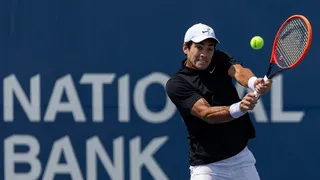 Duelo de Garin con Rodionov en Estoril fue suspendido por lluvia y terminará este martes