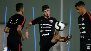 La Roja tuvo su primera práctica de cara al duelo con Ecuador sin los titulares ante Japón